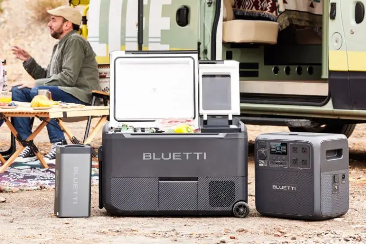 BLUETTI SwapSolar provides seamless battery swapping, LiFePO₄-powered cooling, and advanced battery management for outdoor adventures.