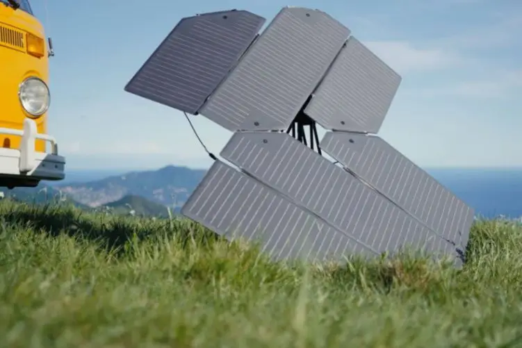 Levante Origami Solar Panel: Lightweight and Foldable for Ultimate Portability