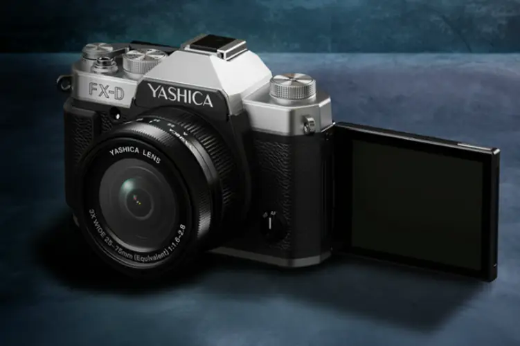 YASHICA FX-D: Your First Digital Film Simulation Camera